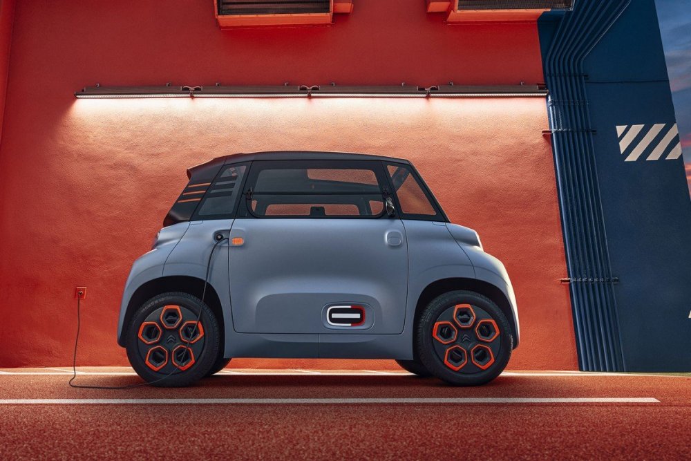 Citroen_Ami_2020_2bdb2-1200-800.jpg
