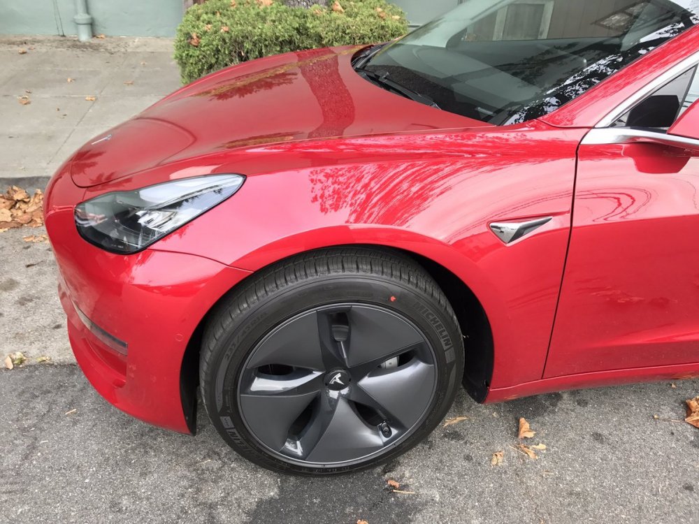 Tesla-Model-3-Red-side.jpg