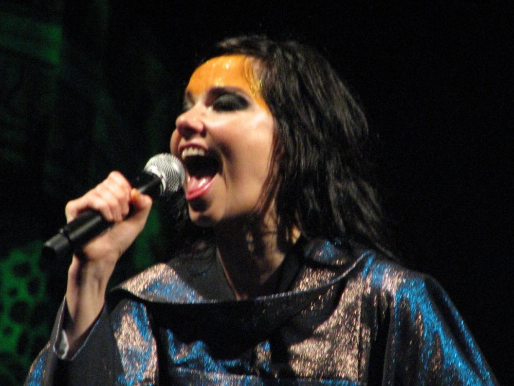 Björk_@deer_lake_park_2.jpg