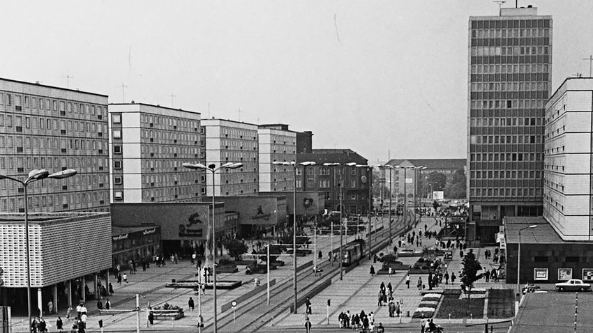 Tramways-in-Karl-Marx-Strasse-central-avenue-of-the-city-with-pedestrian-and-tramway.png.0267b54f9174c38254930d9c4e684f3b.png