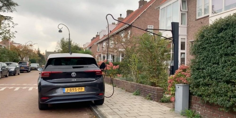 chargearm-nl-ev-charger.jpg