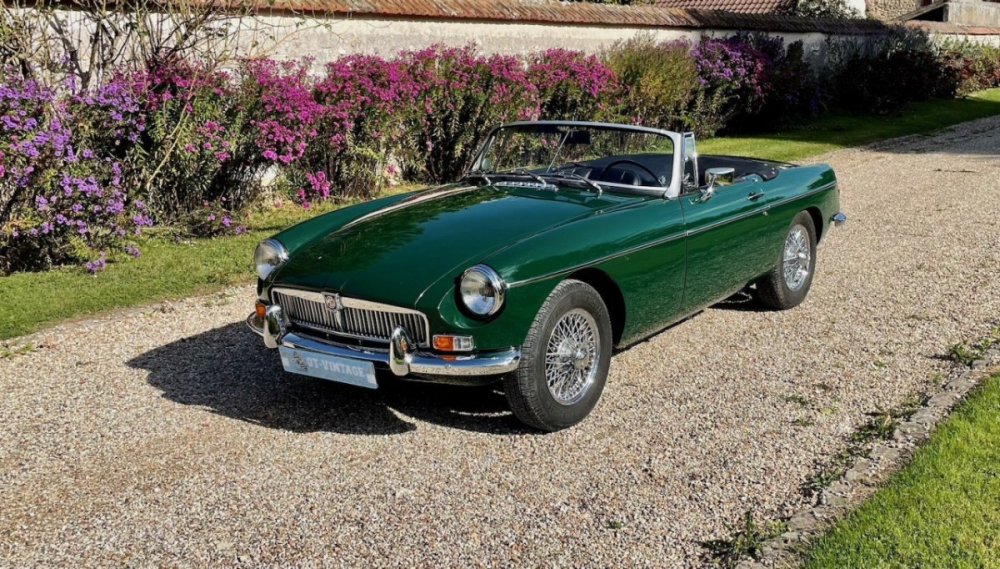 mgb-roadster-1969.jpg