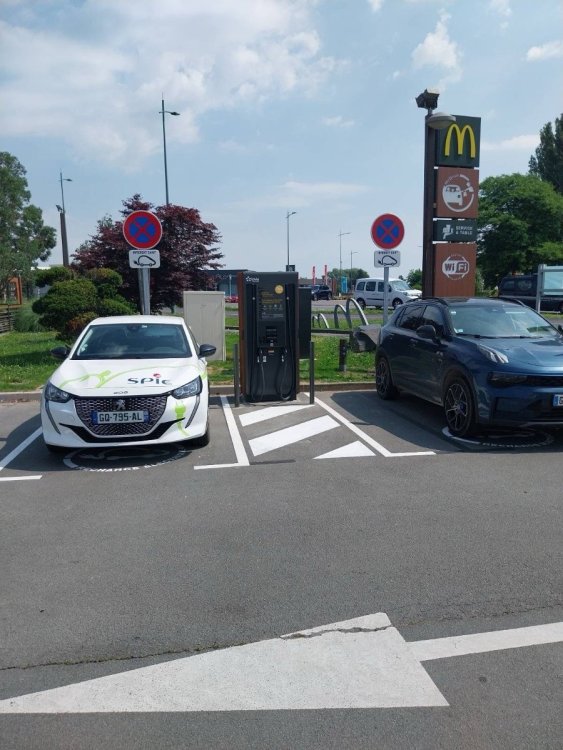 2431 - Izivia Orchies (McDonald's) 3.jpg