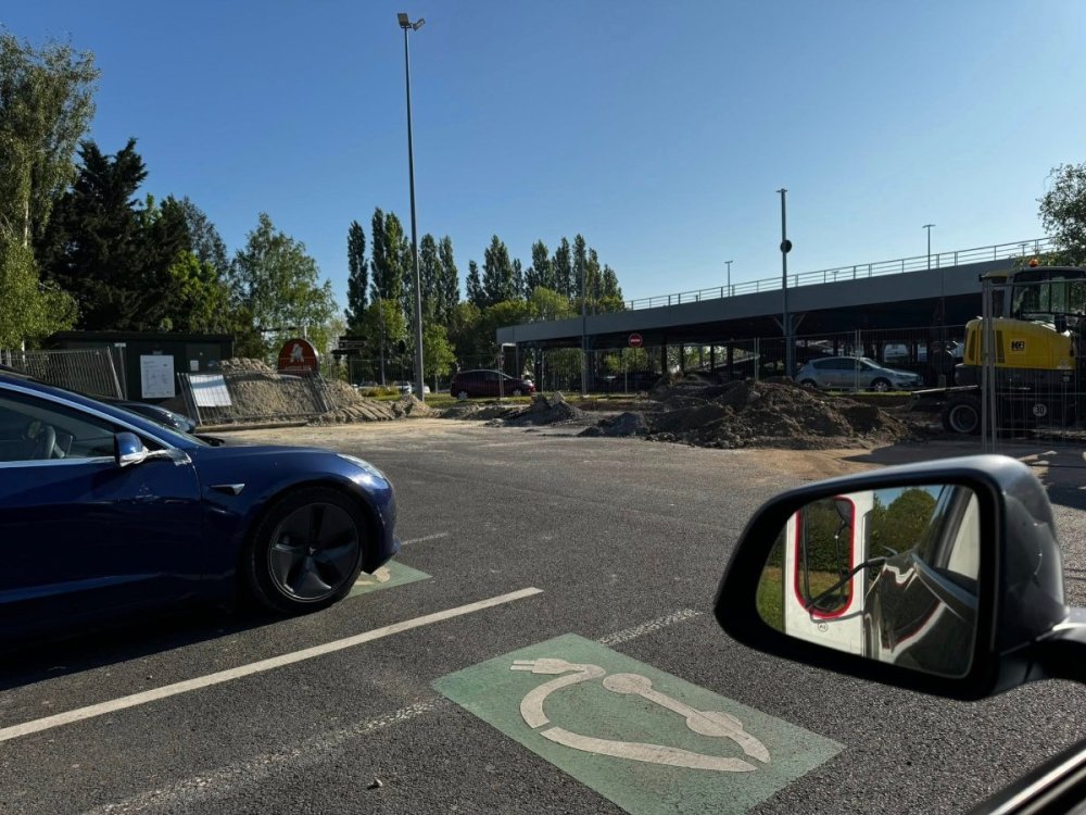 3830 - Tesla Amiens 3.jpg