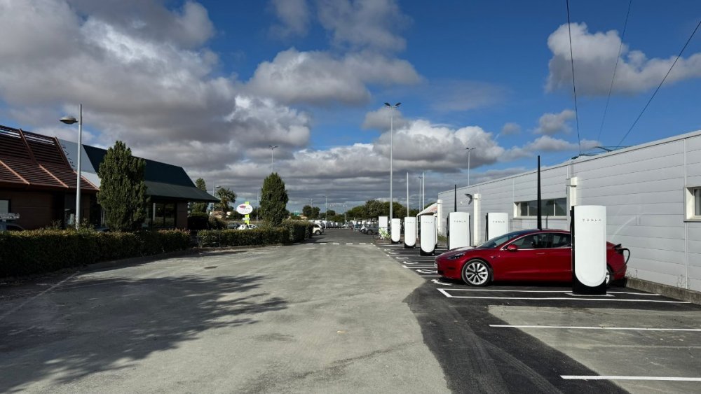 4017 - Tesla La Rochelle 3.jpeg