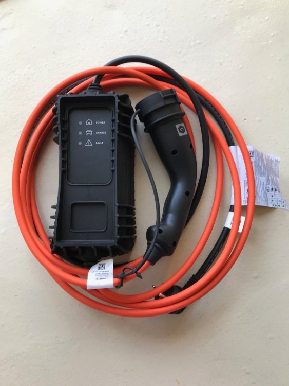 cabledechargeactivgreenup.thumb.jpg.bc1489728cc8ffe809548708f04d697b.jpg