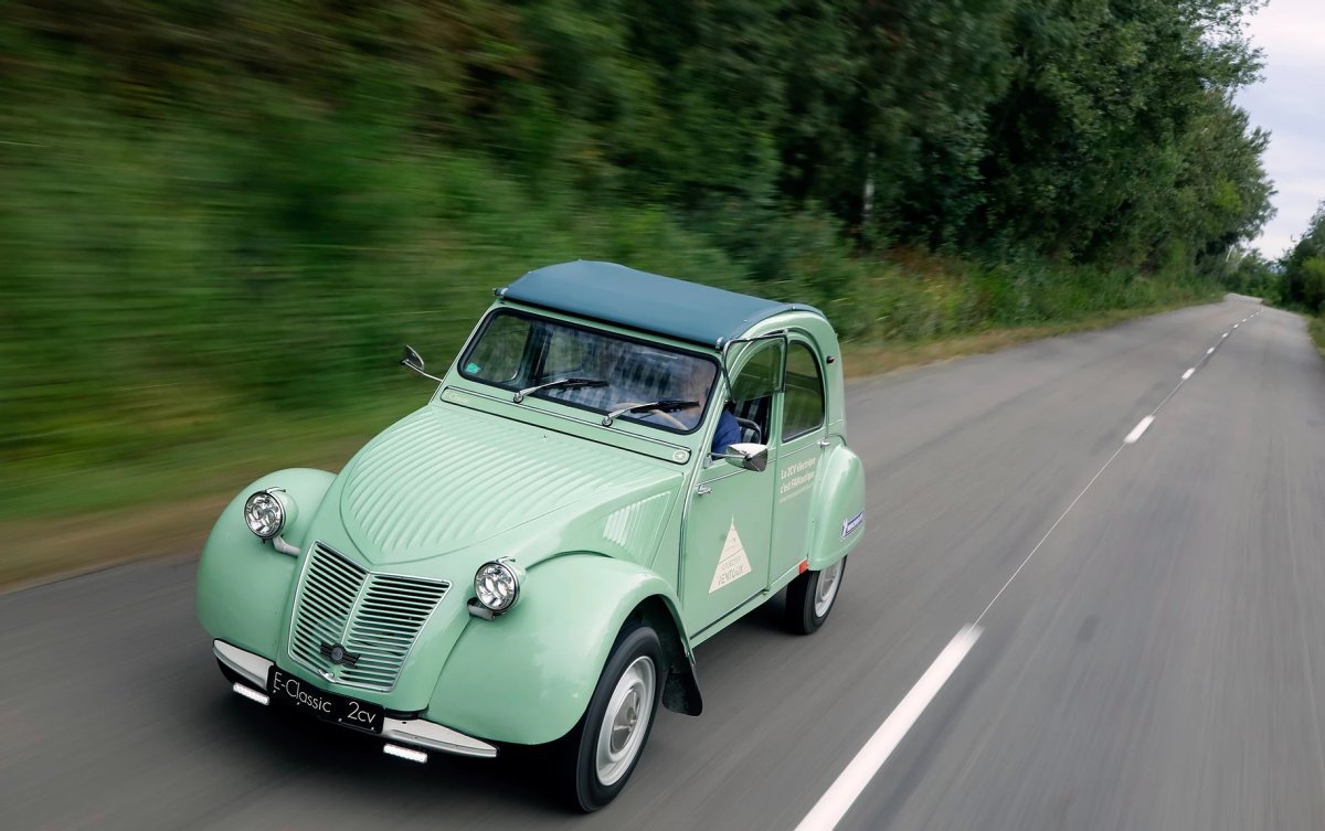 Citroen présente une future 2 ch électrique